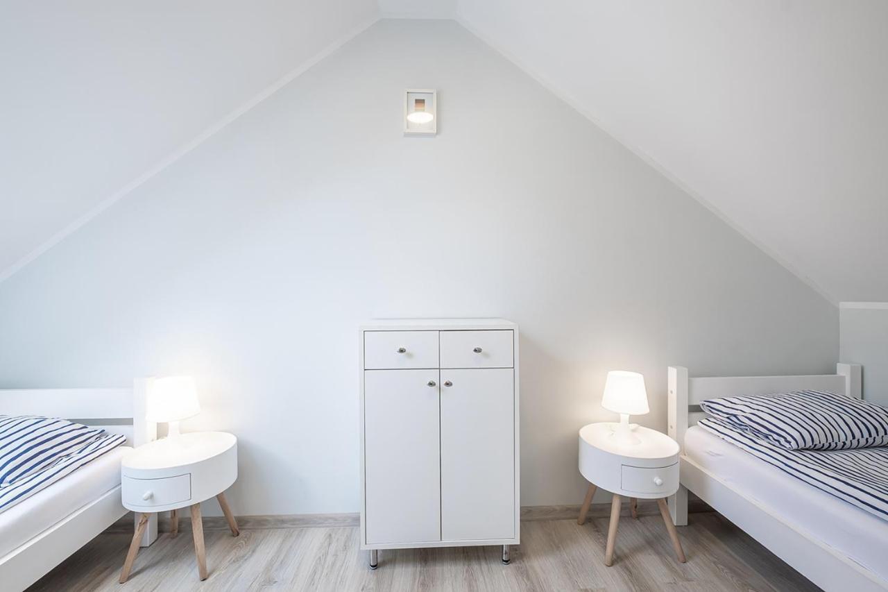 Bedroom Леба Екстериор снимка