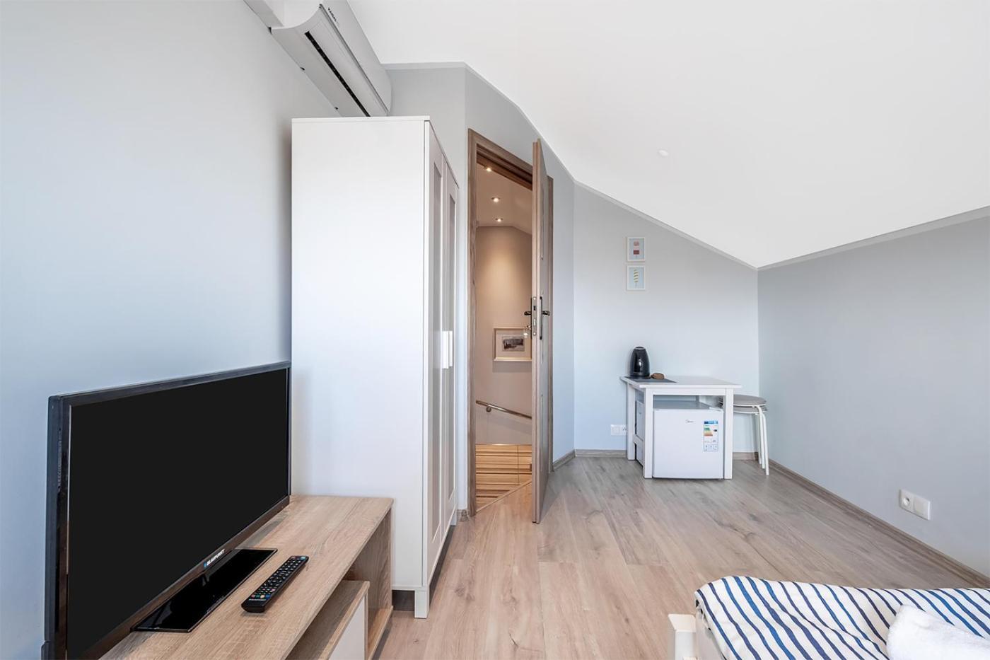 Bedroom Леба Екстериор снимка