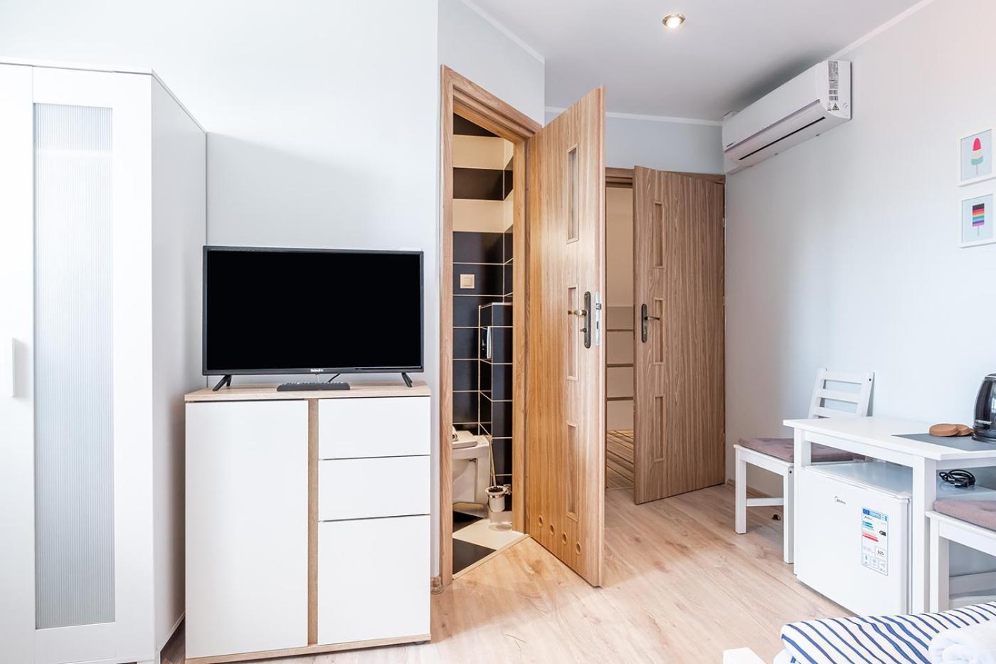 Bedroom Леба Екстериор снимка